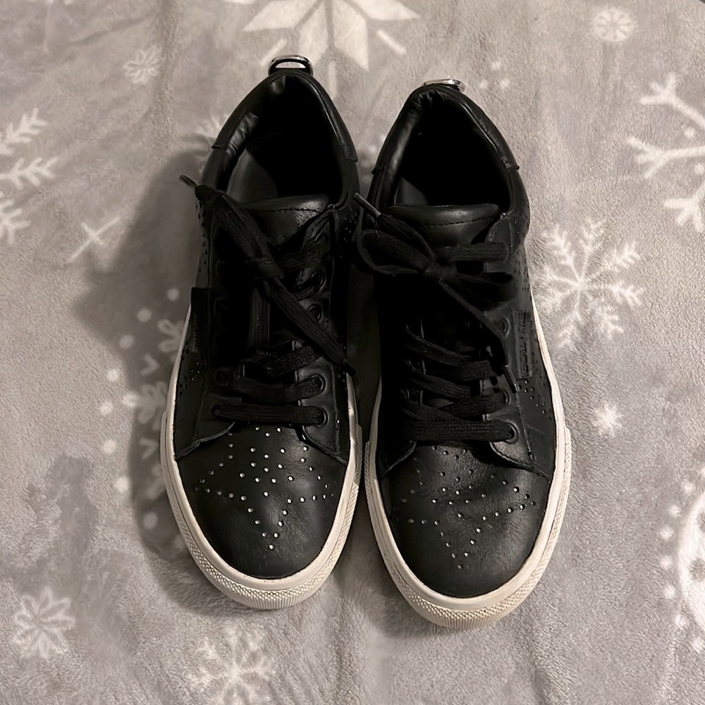 Kendall + Kylie black shoes 8.5